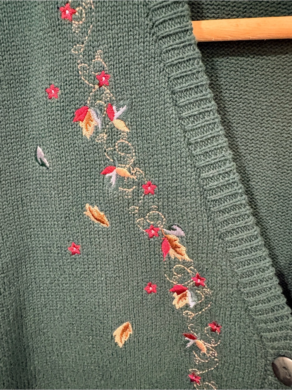 Vintage Tabi Forest Green Floral Embroidered Sweater Vest | Made in Canada | - Picture 5 of 8